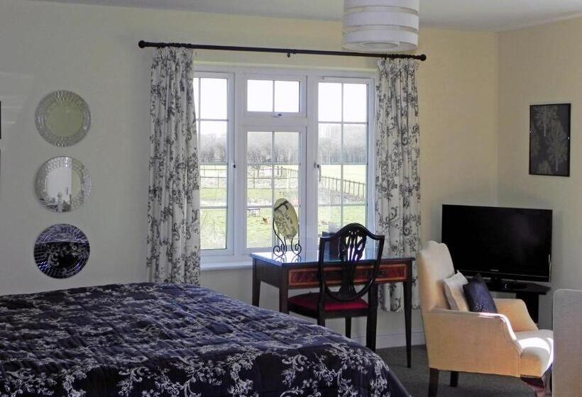 חדר סטנדרט לשלושה, Lowerfield Farm