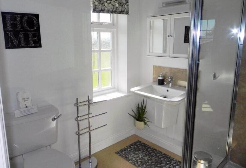 חדר סטנדרט לשלושה, Lowerfield Farm