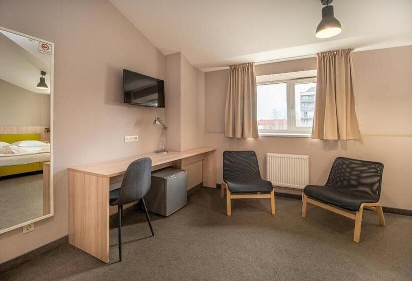 اتاق سوپریور, Corner