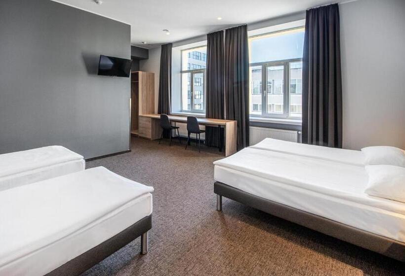 اتاق استاندارد چهار تخته, Corner