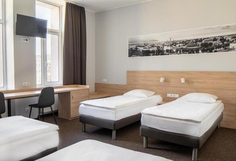 اتاق استاندارد چهار تخته, Corner