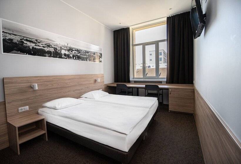 اتاق استاندارد, Corner