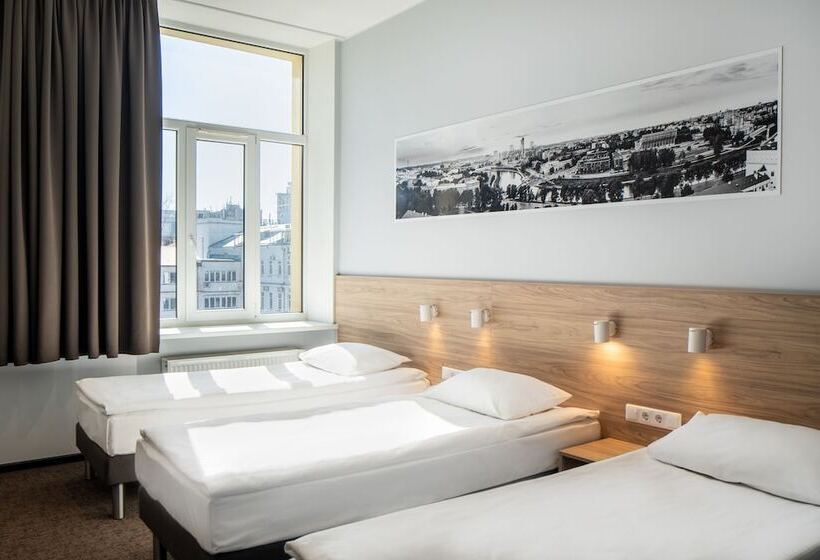 اتاق استاندارد سه نفره, Corner