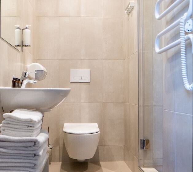 اتاق استاندارد چهار تخته, Corner