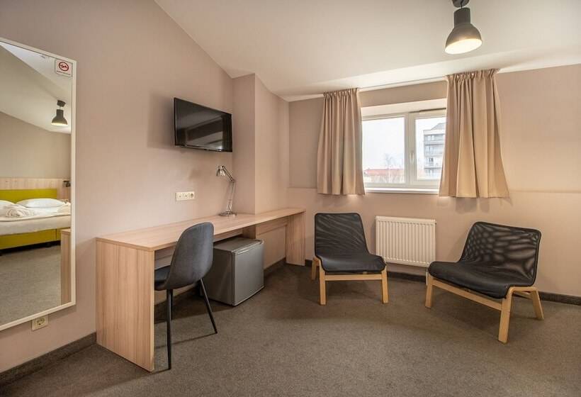 اتاق سوپریور, Corner