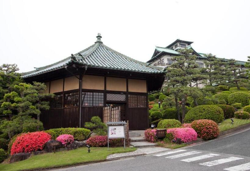 جناح مطلّ علي البحر, Gamagori Classic