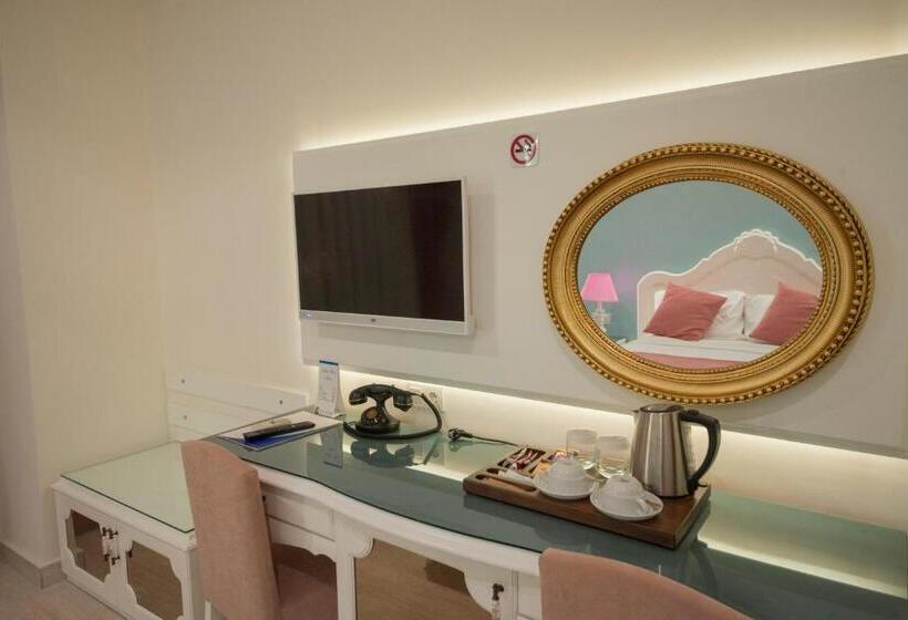 スタンダードルーム, Montebello Deluxe