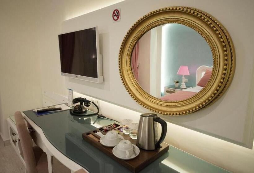 スタンダードルーム, Montebello Deluxe