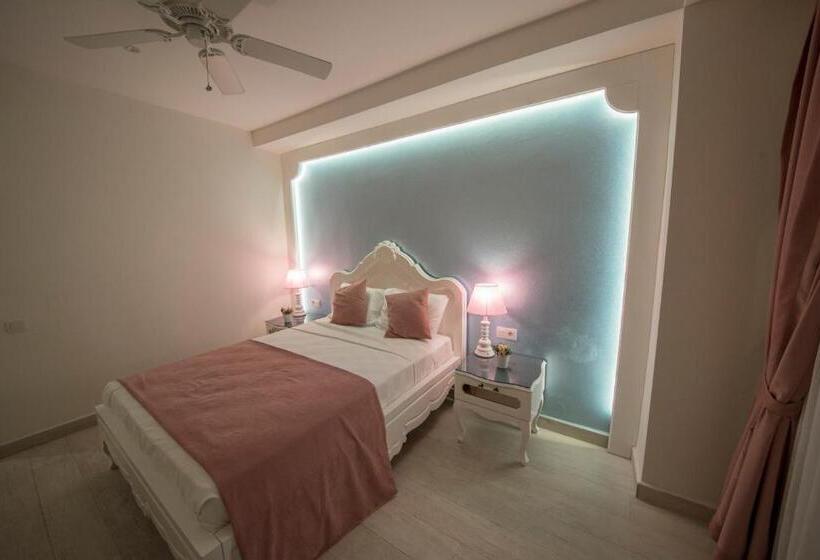 スタンダードルーム, Montebello Deluxe