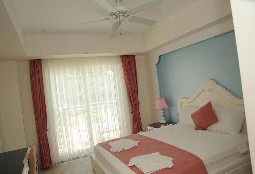 スタンダードルーム, Montebello Deluxe