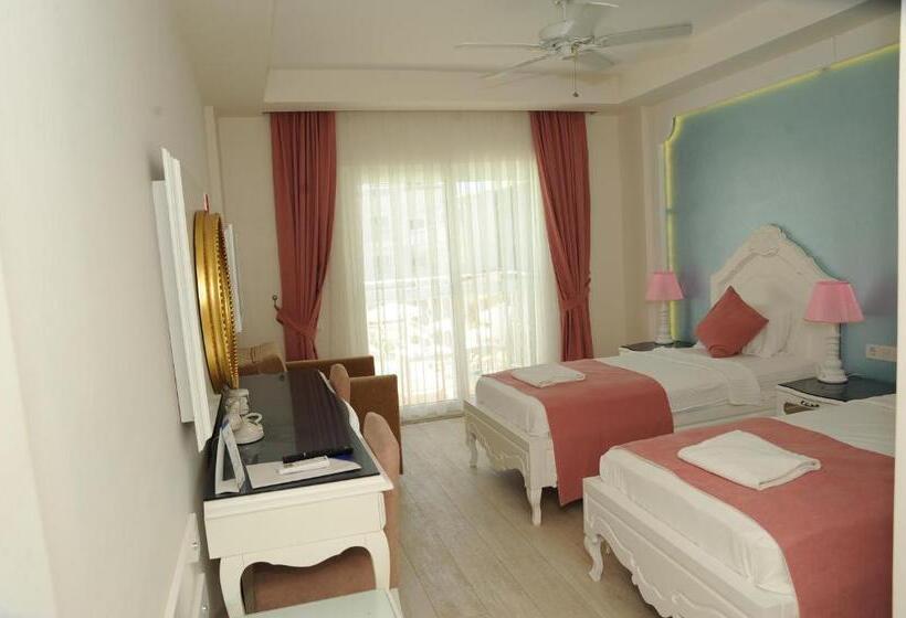 スタンダードルーム, Montebello Deluxe