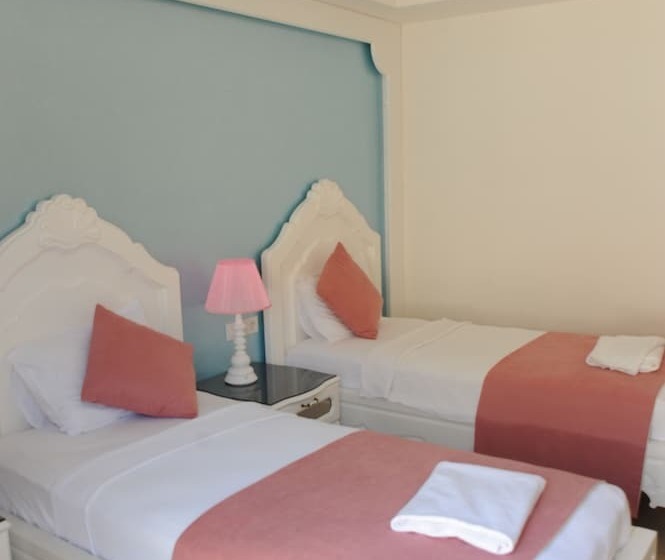 スタンダードルーム, Montebello Deluxe