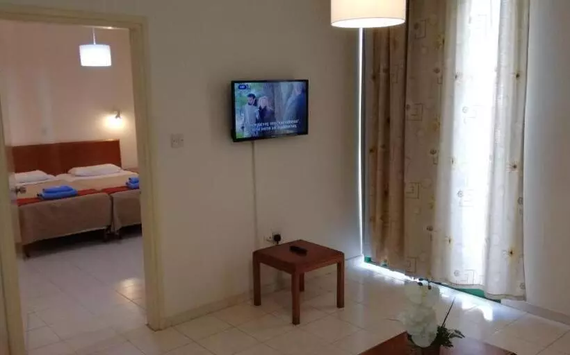 家族用アパートメント, Mandalena Hotel Apartments