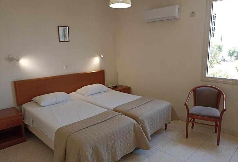 Семейные Апартаменты, Mandalena Hotel Apartments