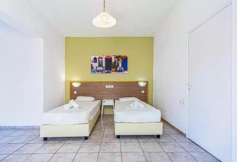 Standard Kolmen Hengen Huone Parveke, Simple Hotel Hersonissos Sun