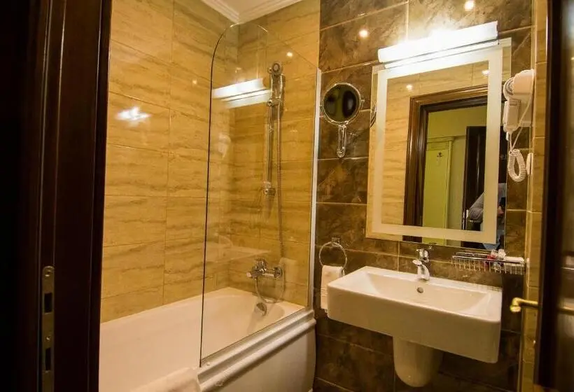 اتاق استاندارد, Balada