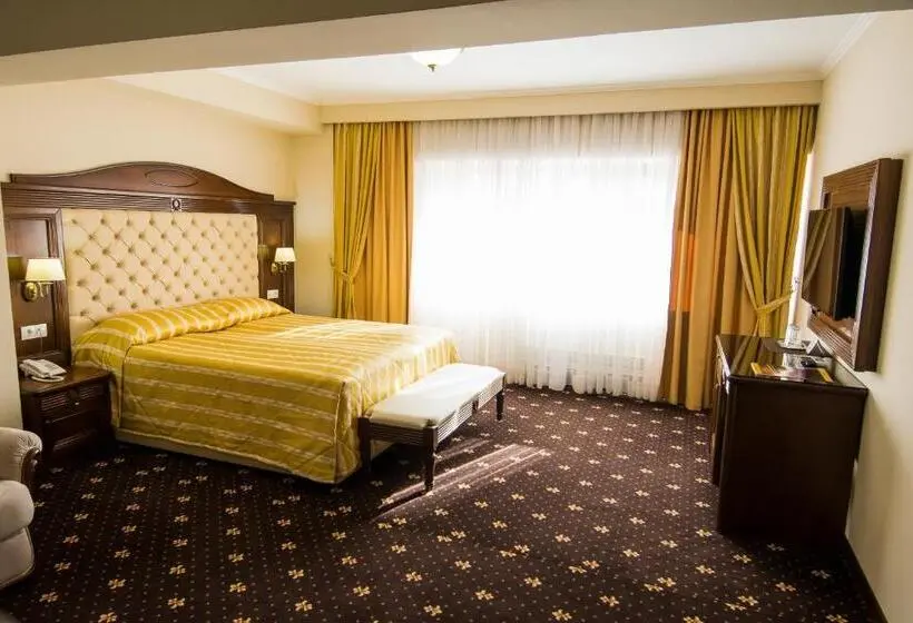 اتاق لوکس, Balada