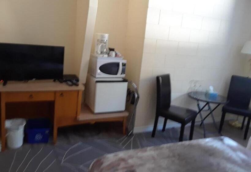 Семейный Номер, Mountain View Motel