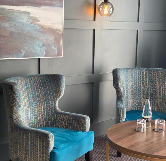 Superior room with lake view, Rutland Hall