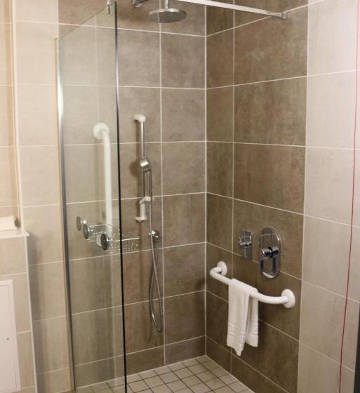 장애인을 위한 스탠다드 룸, Rutland Hall