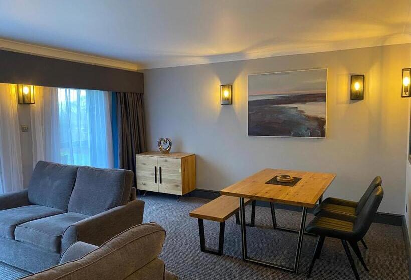 패밀리 아파트, Rutland Hall