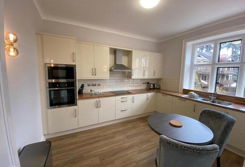 2침실 프리미엄 아파트, Rutland Hall