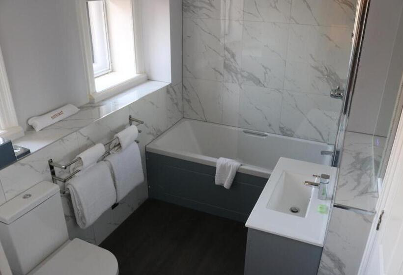 3침실 스위트, Rutland Hall