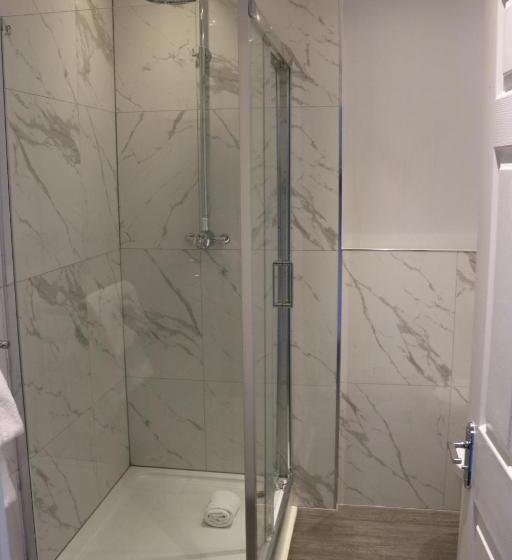 주니어 스위트, Rutland Hall