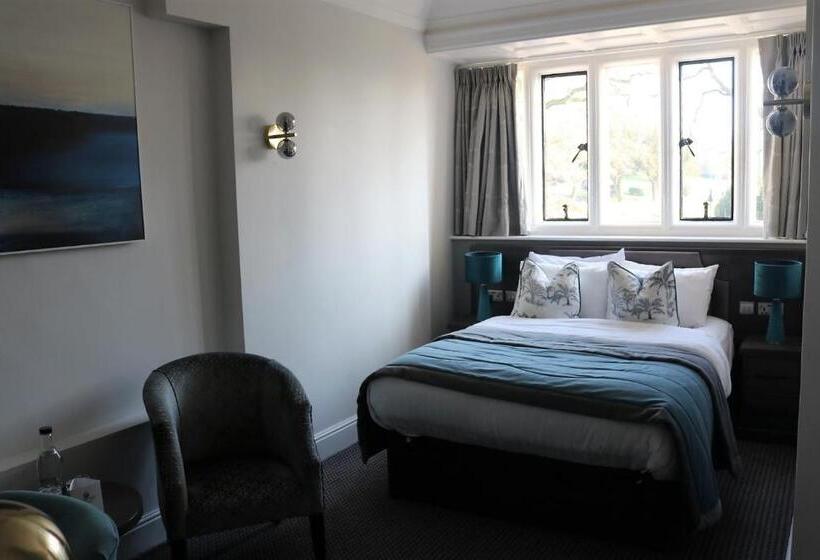 주니어 스위트, Rutland Hall