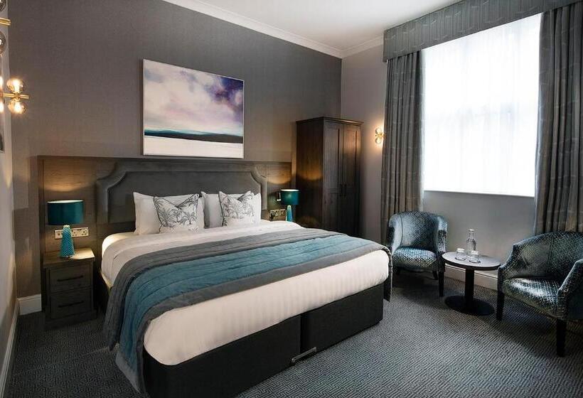 주니어 스위트, Rutland Hall