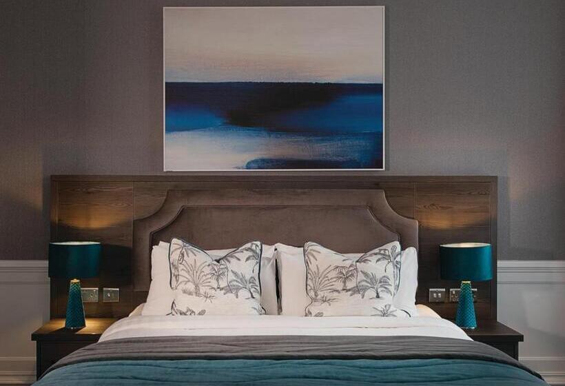 주니어 스위트, Rutland Hall