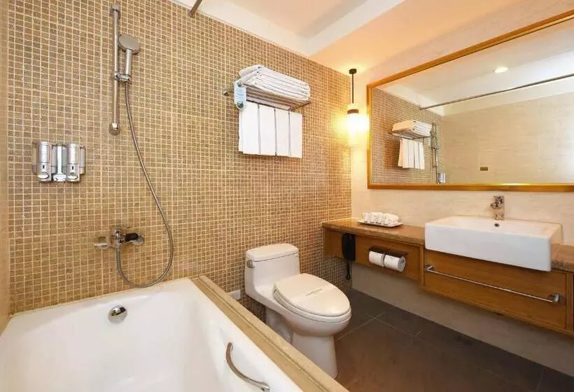 اتاق خانوادگی با چشم‌انداز دریا, Fullon Hotel Hualien