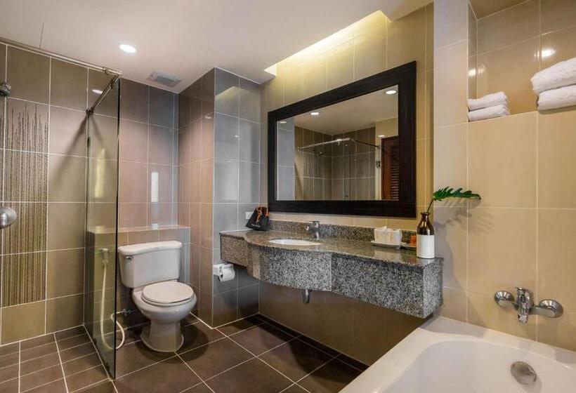 琮城市景观的豪华间, J Pattaya