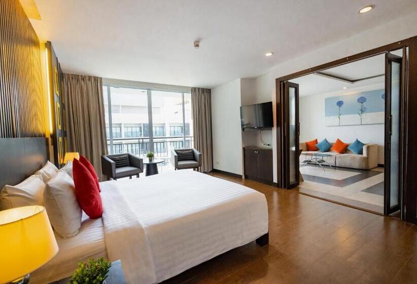 小型套房, J Pattaya