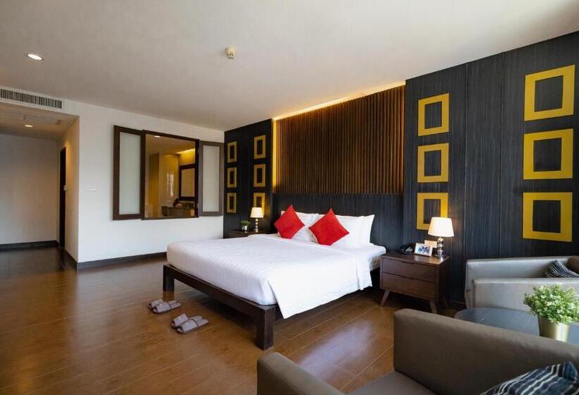 小型套房, J Pattaya