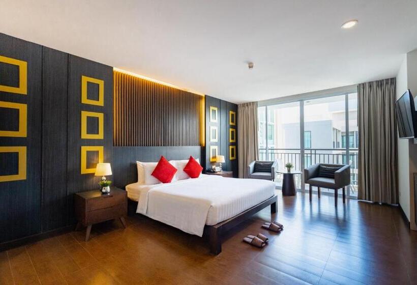 小型套房, J Pattaya