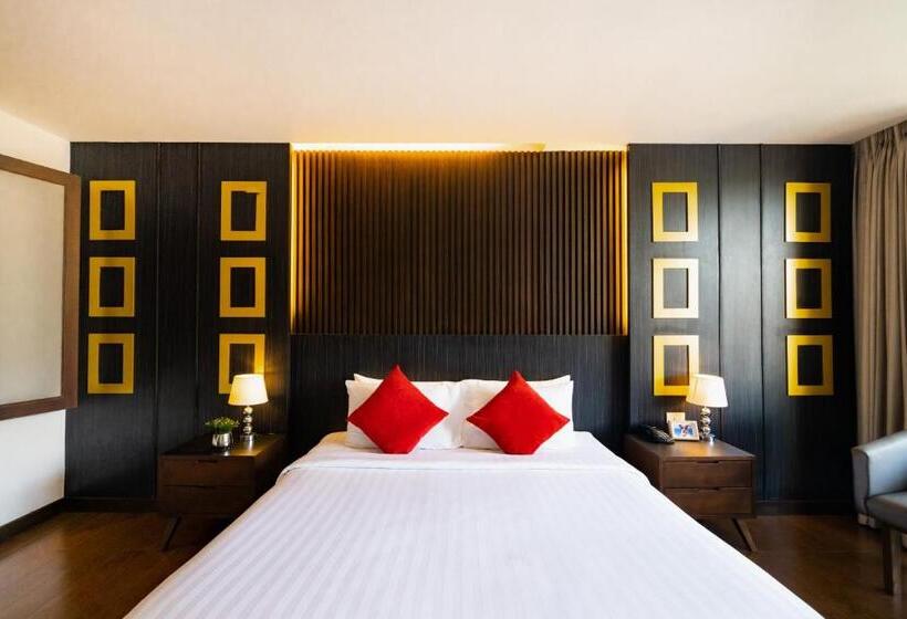 小型套房, J Pattaya