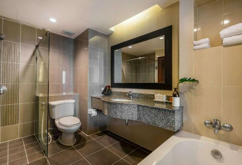 琮城市景观的豪华间, J Pattaya