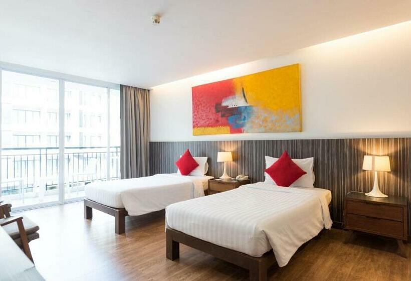 琮城市景观的豪华间, J Pattaya