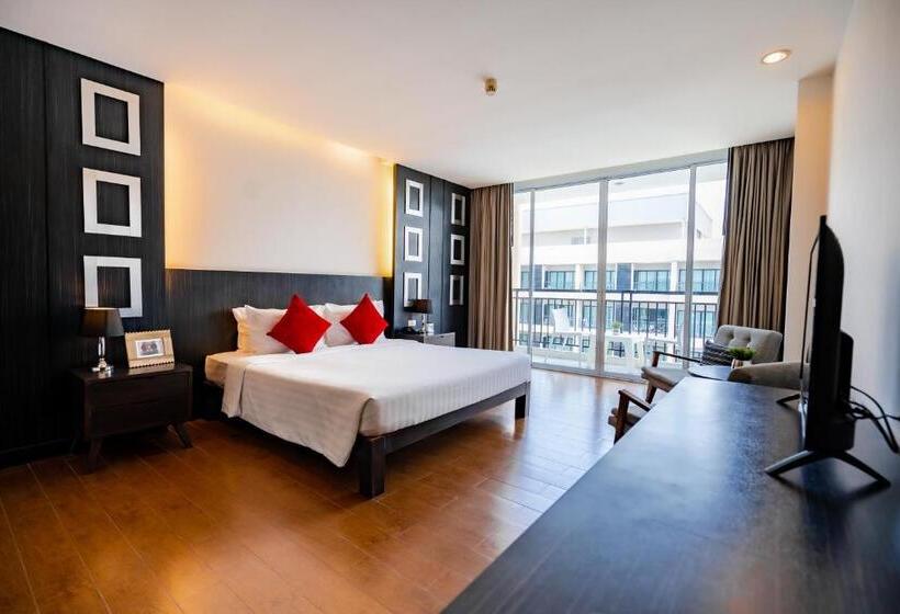 琮城市景观的豪华间, J Pattaya