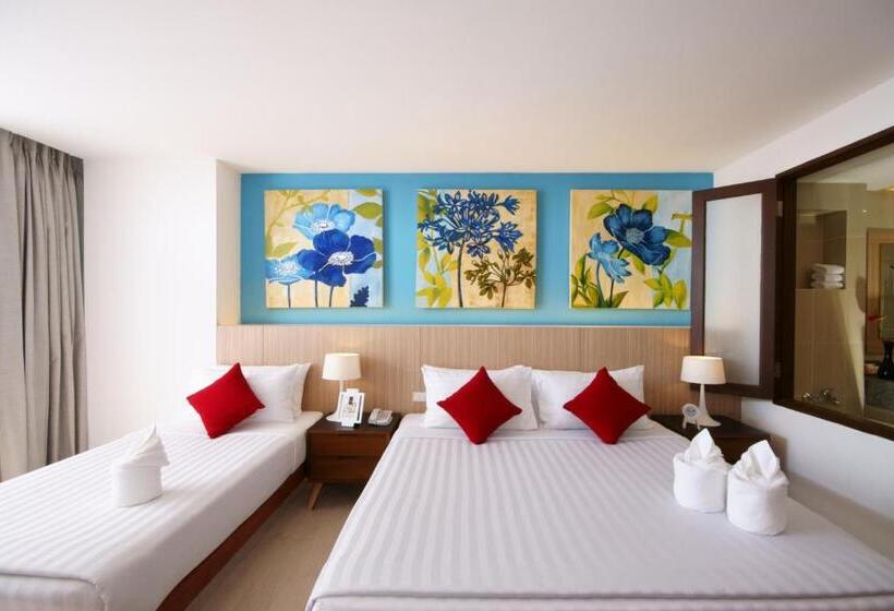 豪华三人间, J Pattaya