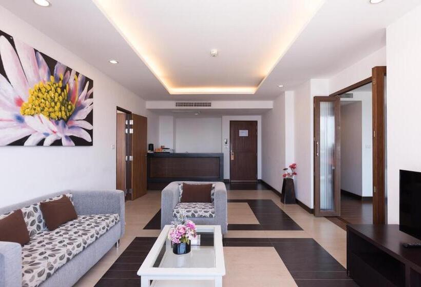 小型套房, J Pattaya