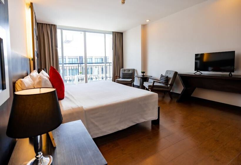 琮城市景观的豪华间, J Pattaya