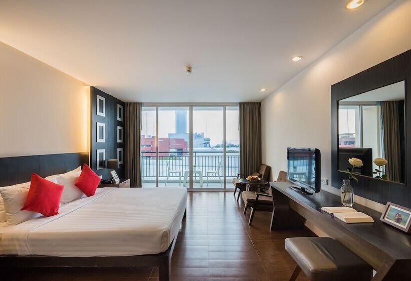 琮城市景观的豪华间, J Pattaya