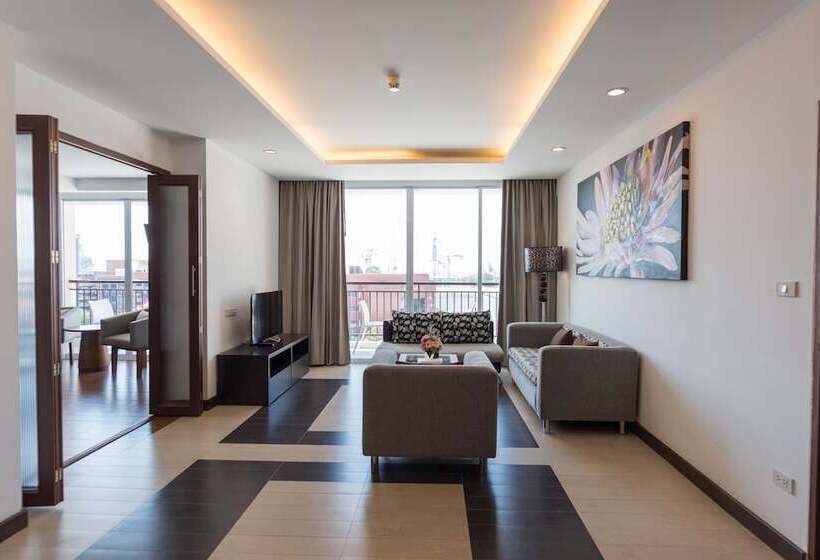 小型套房, J Pattaya