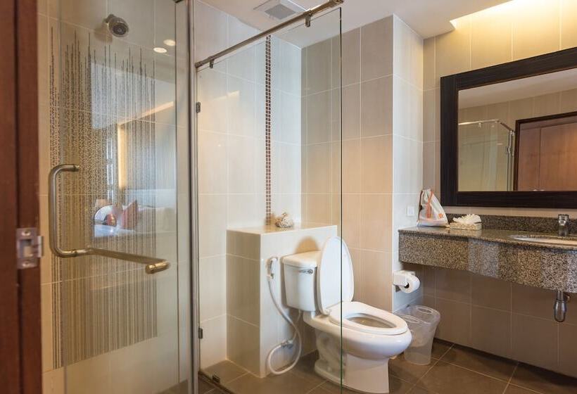 小型套房, J Pattaya