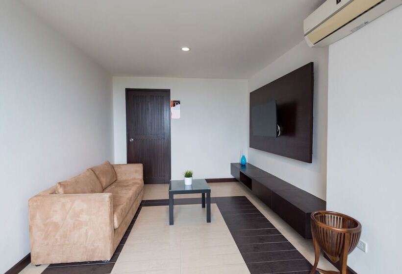 豪华家庭房间, J Pattaya