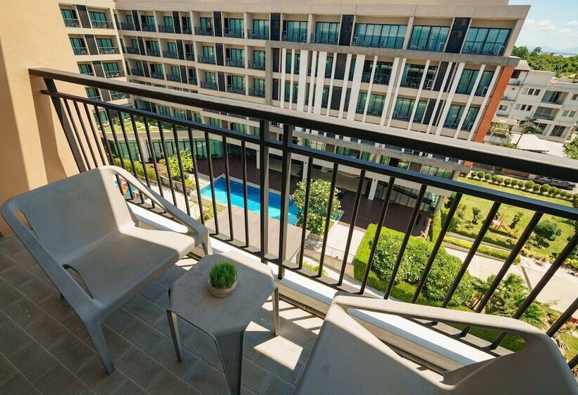 豪华家庭房间, J Pattaya