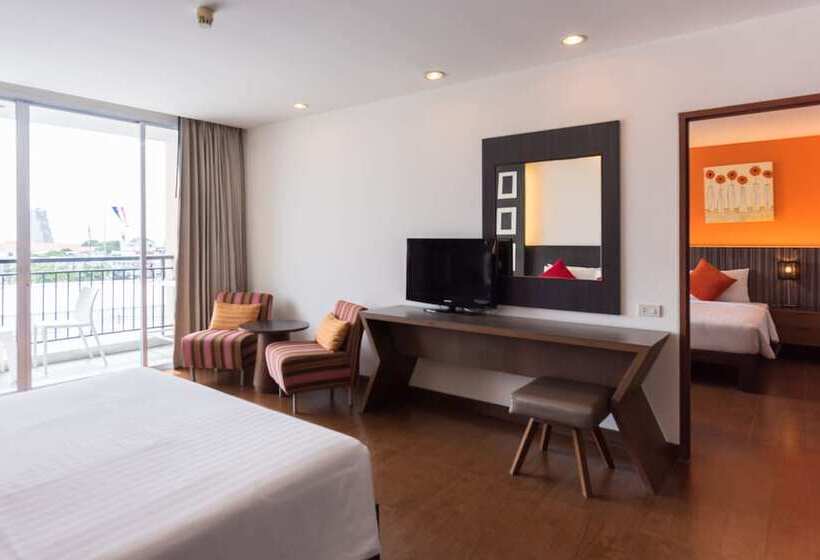 家庭间, J Pattaya