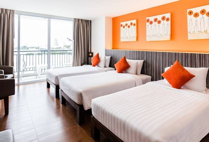 家庭间, J Pattaya